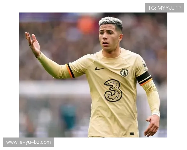 恩佐展现强悍防守,成为中场屏障 恩佐展现强悍防守,成为中场屏障