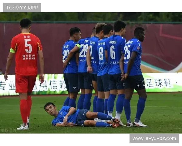 马尔蒂诺球队逆转取胜，展现顽强斗志赢得球迷喝彩